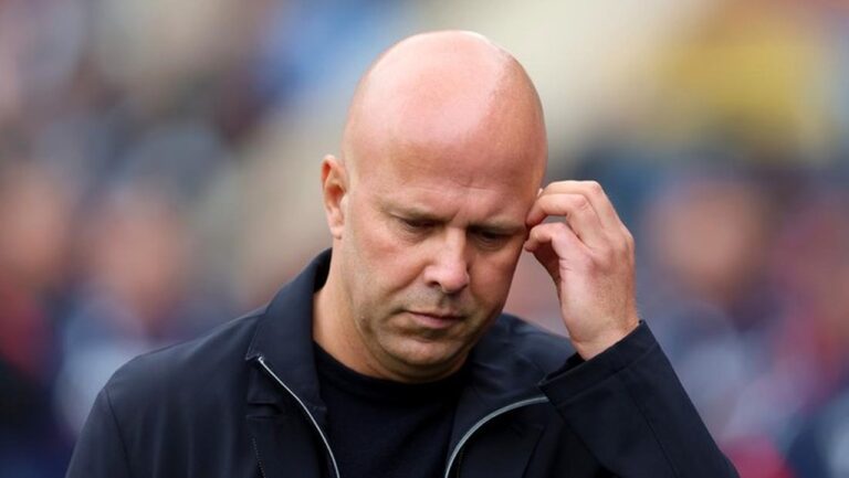 Arne Slot Akui Sulit Redam Kritik Fans Liverpool di Tengah Performa Buruk Arne Slot Akui Sulit Redam Kritik Fans Liverpool di Tengah Performa Buruk