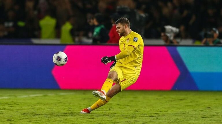 Maarten Paes Berpotensi Langsung Jadi Kiper Utama Ajax Amsterdam Musim Dingin Ini Maarten Paes Berpotensi Langsung Jadi Kiper Utama Ajax Amsterdam Musim Dingin Ini