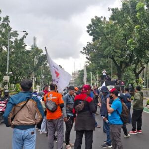 Buruh FSPMI Demo di Balai Kota DKI Jakarta, Tuntut Kenaikan UMP 2026 yang Lebih Layak