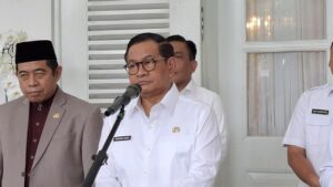 Gubernur DKI Jakarta Minta Dishub dan KKP Atur Lalu Lintas Kapal di Muara Angke