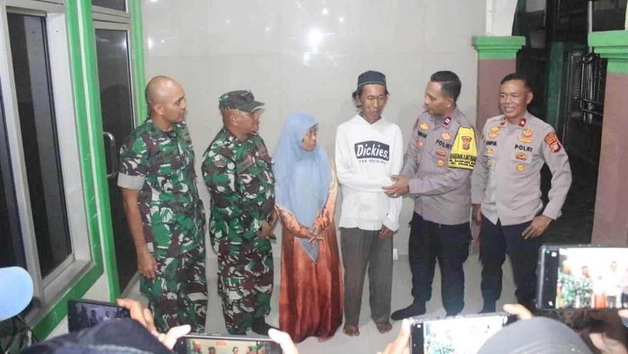TNI-Polri Minta Maaf dan Beri Bantuan kepada Pedagang Es Kue Jadul yang Viral