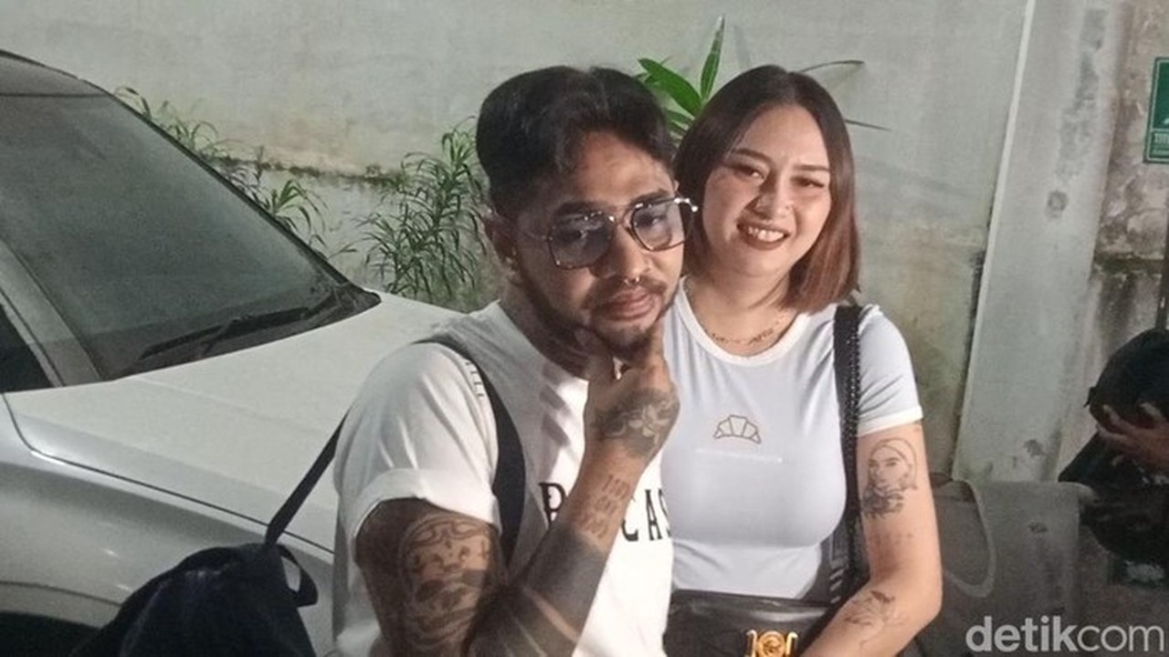 Beby Prisillia Tegaskan Kesetiaan Dampingi Onad Jalani Rehabilitasi Beby Prisillia Tegaskan Kesetiaan Dampingi Onad Jalani Rehabilitasi