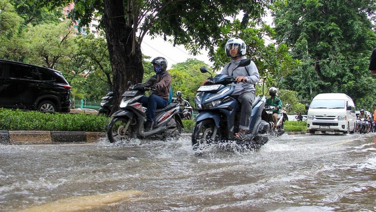 Atasi Banjir Jalan Letjen Suprapto, Pemkot Jakpus Perbanyak Embung dan Pompa