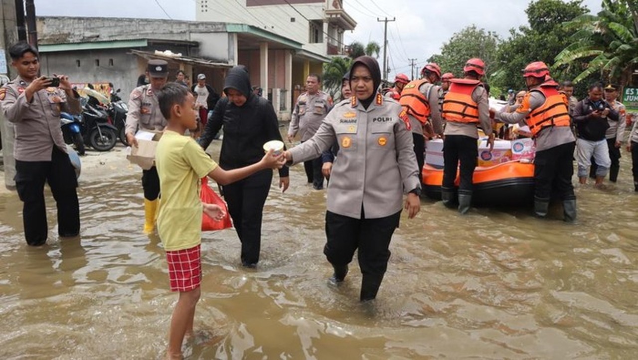 Banjir Bekasi Meluas: Perumahan dan Sawah Terendam Air hingga 70 Cm