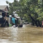Banjir 80 Cm Kembali Landa Jalan Duta Kranji Bekasi Akibat Luapan Kali dan Hujan