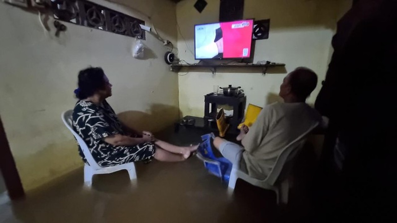 Banjir Dua Hari Rendam Permukiman Bidara Cina Jatinegara, Warga Mengeluh