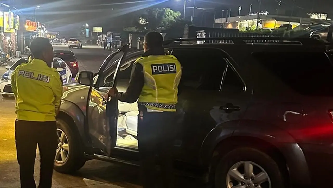 Polisi Amankan Pemobil Fortuner Yang Bawa Solar Subsidi (foto: Dok. Istimewa)