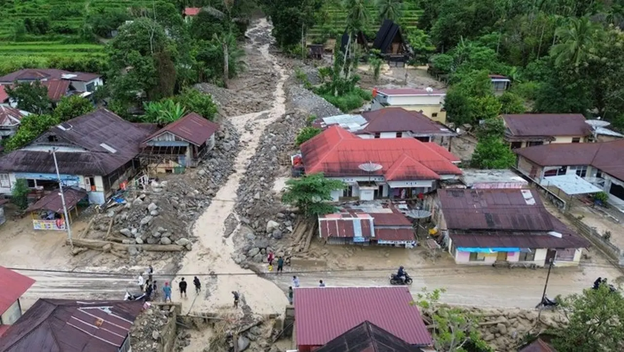 Foto: Banjir Kembali Terjadi Di Maninjau Agam (antara Foto/iggoy El Fitra)