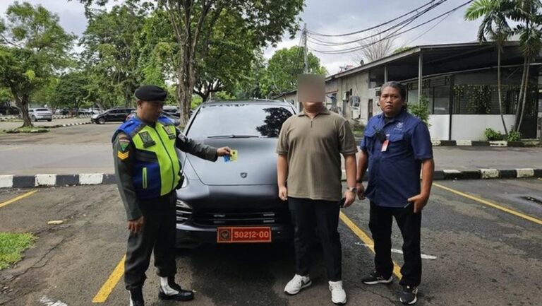 Porsche Berpelat Dinas Kemhan Tak Terdaftar, Polisi Lakukan Penyelidikan Lebih Lanjut Porsche Berpelat Dinas Kemhan Tak Terdaftar, Polisi Lakukan Penyelidikan Lebih Lanjut