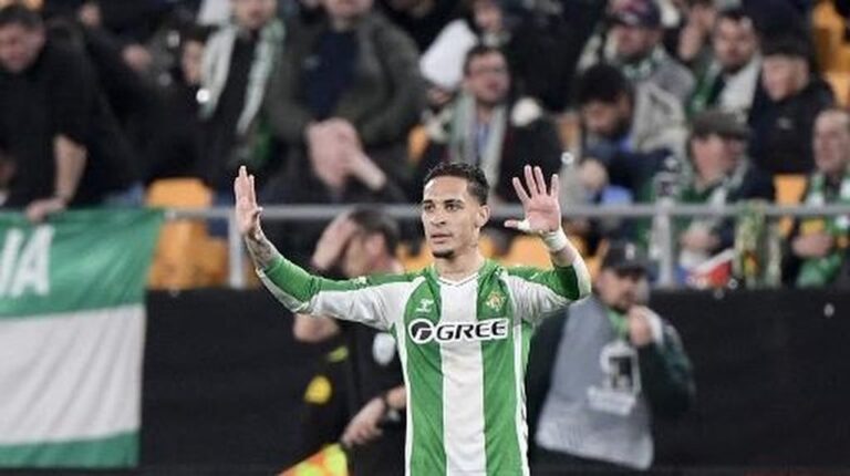 Antony Gemilang, Real Betis Melaju ke Babak 16 Besar Liga Europa Usai Taklukkan Feyenoord Antony Gemilang, Real Betis Melaju ke Babak 16 Besar Liga Europa Usai Taklukkan Feyenoord