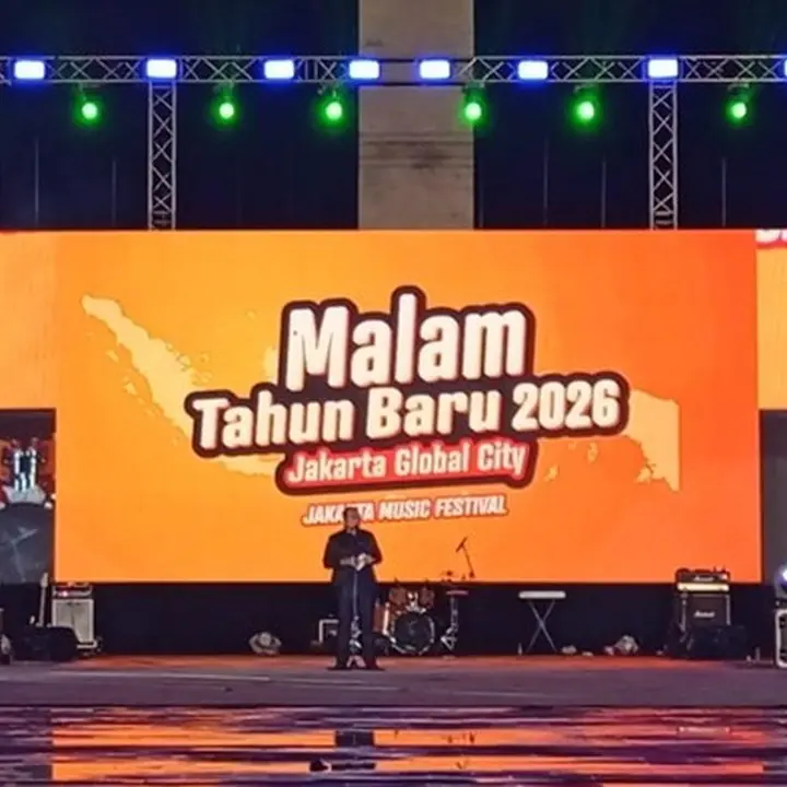 Malam Tahun Baru di Lapangan Banteng: Pesta Musik Berbalut Donasi untuk Korban Bencana
