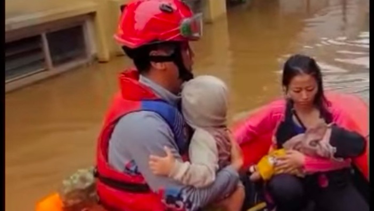 Banjir Rawajati 1,5 Meter, Puluhan RT di Jakarta Masih Terendam
