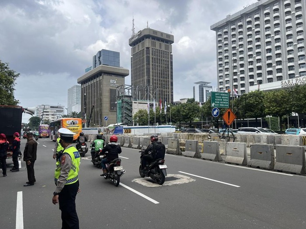 Demo Buruh di Depan Kantor PBB Jakarta Berakhir, Arus Lalu Lintas MH Thamrin Normal Kembali