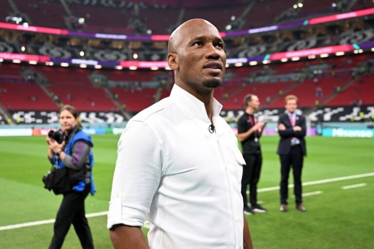 Drogba Menang Taruhan: Tak Jadi Pakai Jersey Arsenal Usai Rekor Chelsea Aman Drogba Menang Taruhan: Tak Jadi Pakai Jersey Arsenal Usai Rekor Chelsea Aman