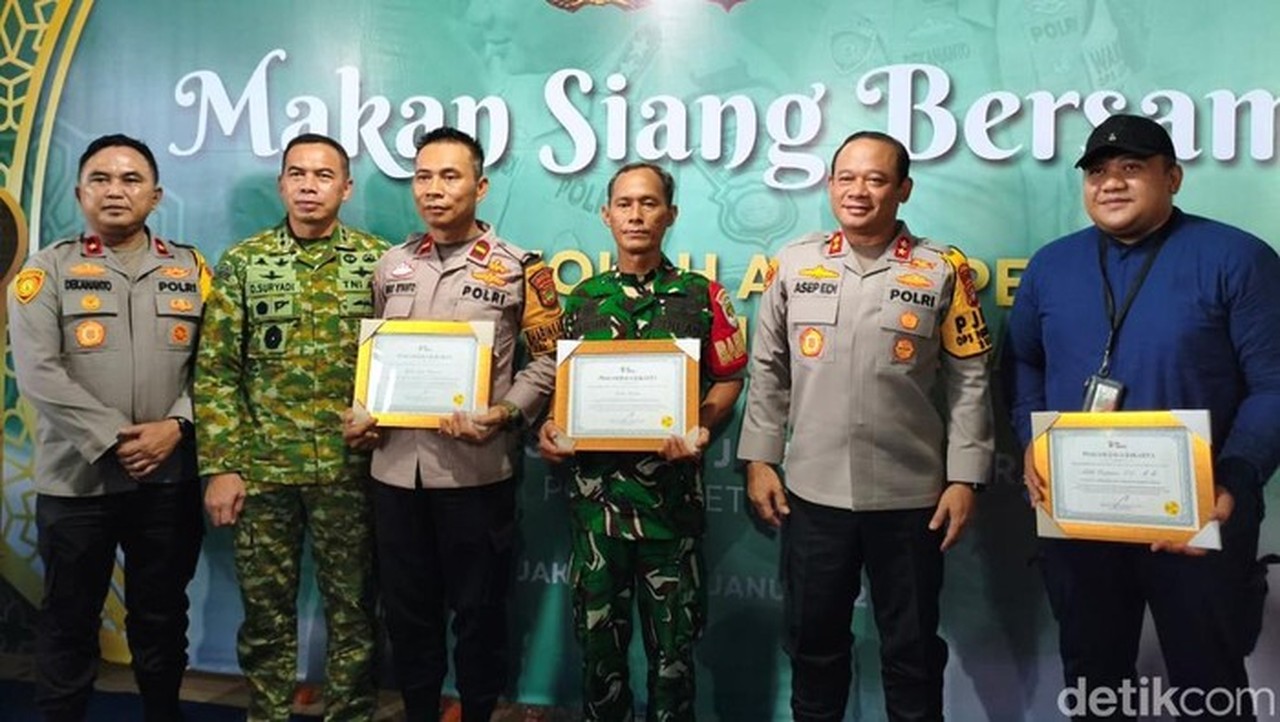 Kapolda Metro Jaya Apresiasi Pokdarkamtibmas Jakbar dengan Piagam Jaga Jakarta