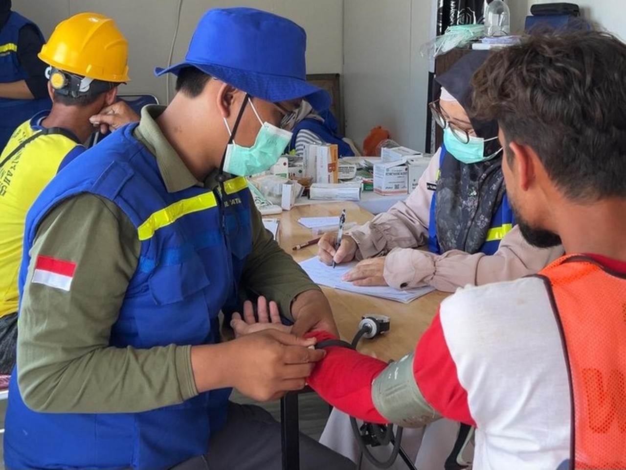 Kemenkes Kirim 513 Tenaga Kesehatan untuk Pulihkan Layanan di Daerah Terisolir Sumatera Kemenkes Kirim 513 Tenaga Kesehatan untuk Pulihkan Layanan di Daerah Terisolir Sumatera