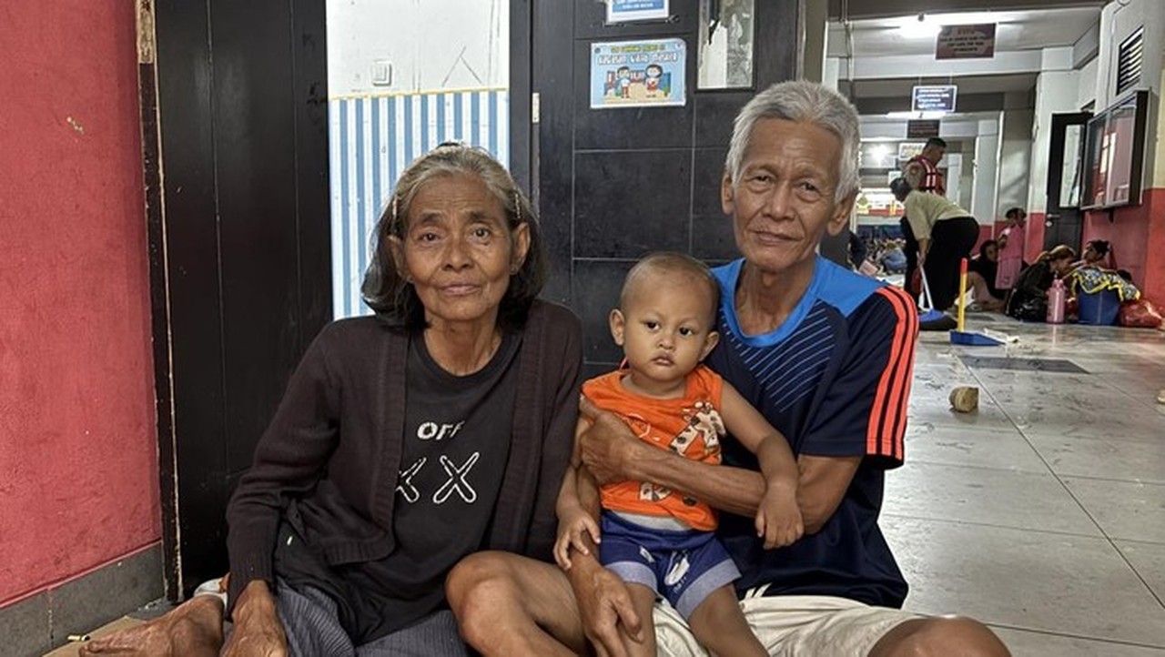 Banjir Kampung Melayu: Pintu Rumah Jebol, Perabotan Warga Terendam Air Setinggi 2 Meter