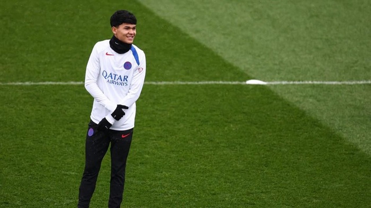 Hansi Flick Kecewa Berat Dro Fernandez Pilih Pindah ke PSG, Sebut Sepak Bola Penuh Kejutan