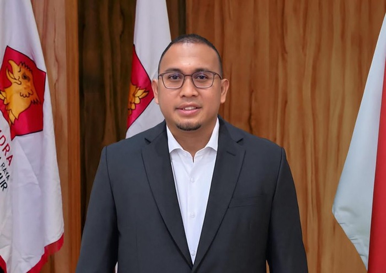 HUT ke-18 Gerindra: Andre Rosiade Bagikan 65 Ribu Paket Sembako di Sumatera Barat HUT ke-18 Gerindra: Andre Rosiade Bagikan 65 Ribu Paket Sembako di Sumatera Barat