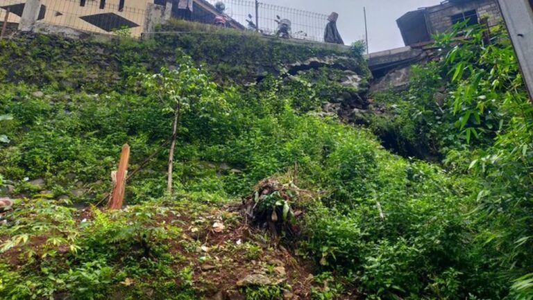 Tebing Citeureup Bogor Retak 20 Meter, 21 Rumah Warga Terancam Longsor