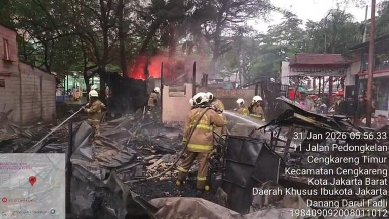 Rumah dan Lapak Semi Permanen di Cengkareng Terbakar, Dugaan Korsleting Listrik