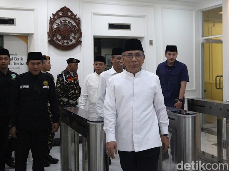 Gus Yahya Syukuri Harlah ke-100 PBNU: Perayaan Ini Melewati Dinamika Hebat Gus Yahya Syukuri Harlah ke-100 PBNU: Perayaan Ini Melewati Dinamika Hebat