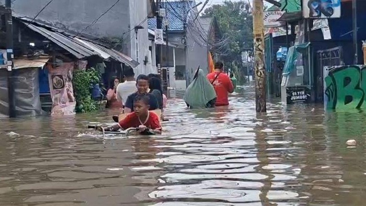Aplikasi JAKI Mudahkan Warga Pantau Banjir Hingga Tingkat RT di Jakarta Aplikasi JAKI Mudahkan Warga Pantau Banjir Hingga Tingkat RT di Jakarta
