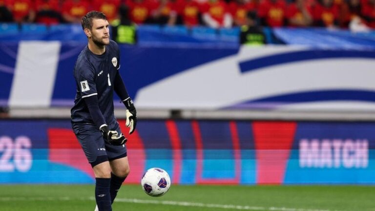 Maarten Paes Segera Diresmikan Jadi Kiper Baru Ajax Amsterdam, Kontrak Hingga 2029 Maarten Paes Segera Diresmikan Jadi Kiper Baru Ajax Amsterdam, Kontrak Hingga 2029