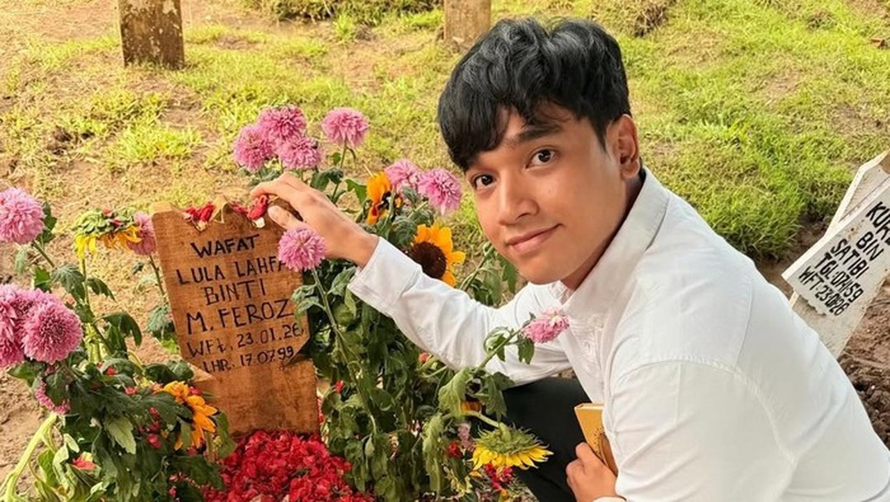 Fadly Faisal Ziarah ke Makam Sahabat, Lula Lahfah: Makamnya Masih Basah, Cuma Bisa Doa