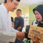 Mensos Gus Ipul Serahkan Santunan Rp15 Juta untuk Ahli Waris Korban Banjir Deli Serdang