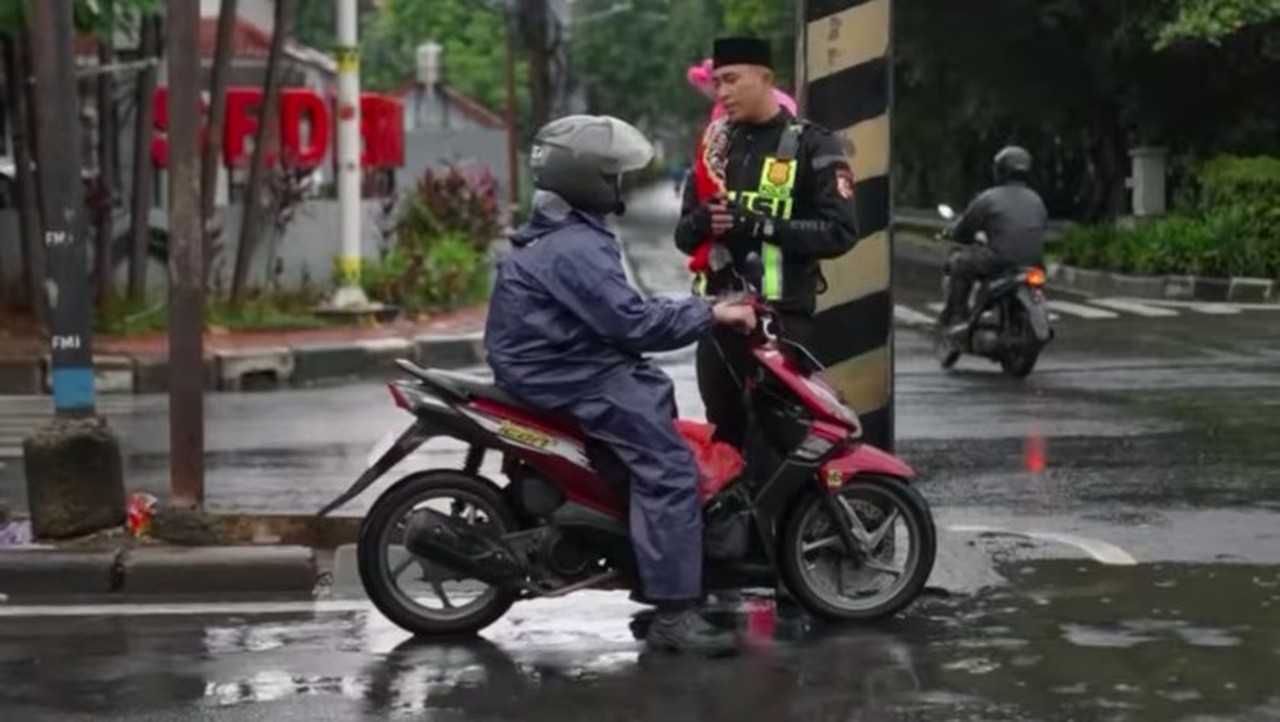 Polisi Lebak Bulus Coba Beragam Cara, Termasuk Pendekatan Religi, Agar Pemotor Tak Lawan Arah