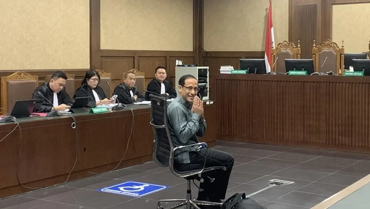 Foto: Nadiem Makarim Tersenyum Di Ruang Sidang Pengadilan Tipikor Jakpus (mulia/detikcom)