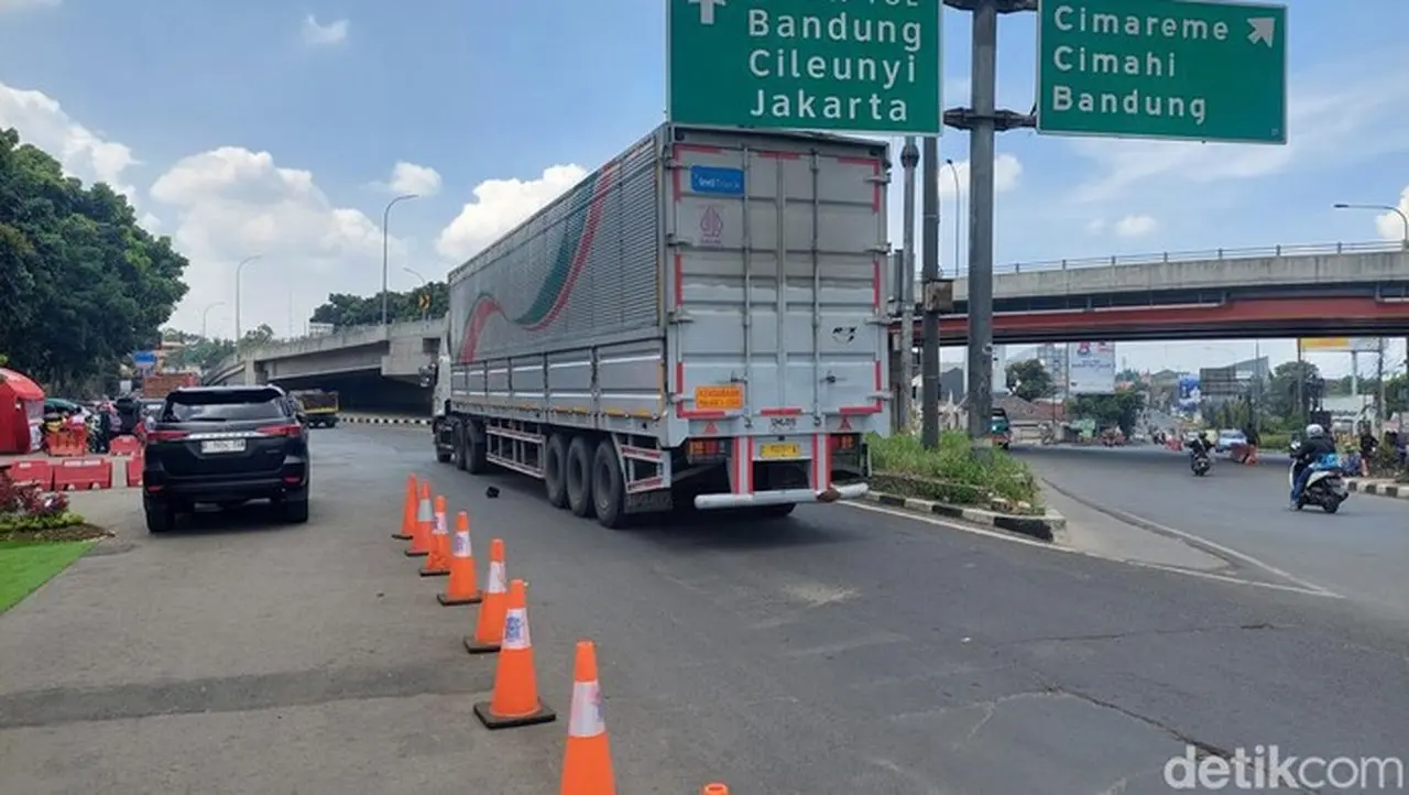 Ilustrasi Truk Sumbu 3 (whisnu Pradana/detikcom)