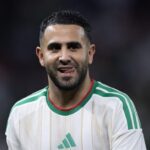 Riyad Mahrez: Kapten Aljazair Tunjukkan Kerendahan Hati di Piala Afrika 2025, Hibur Fans Cilik