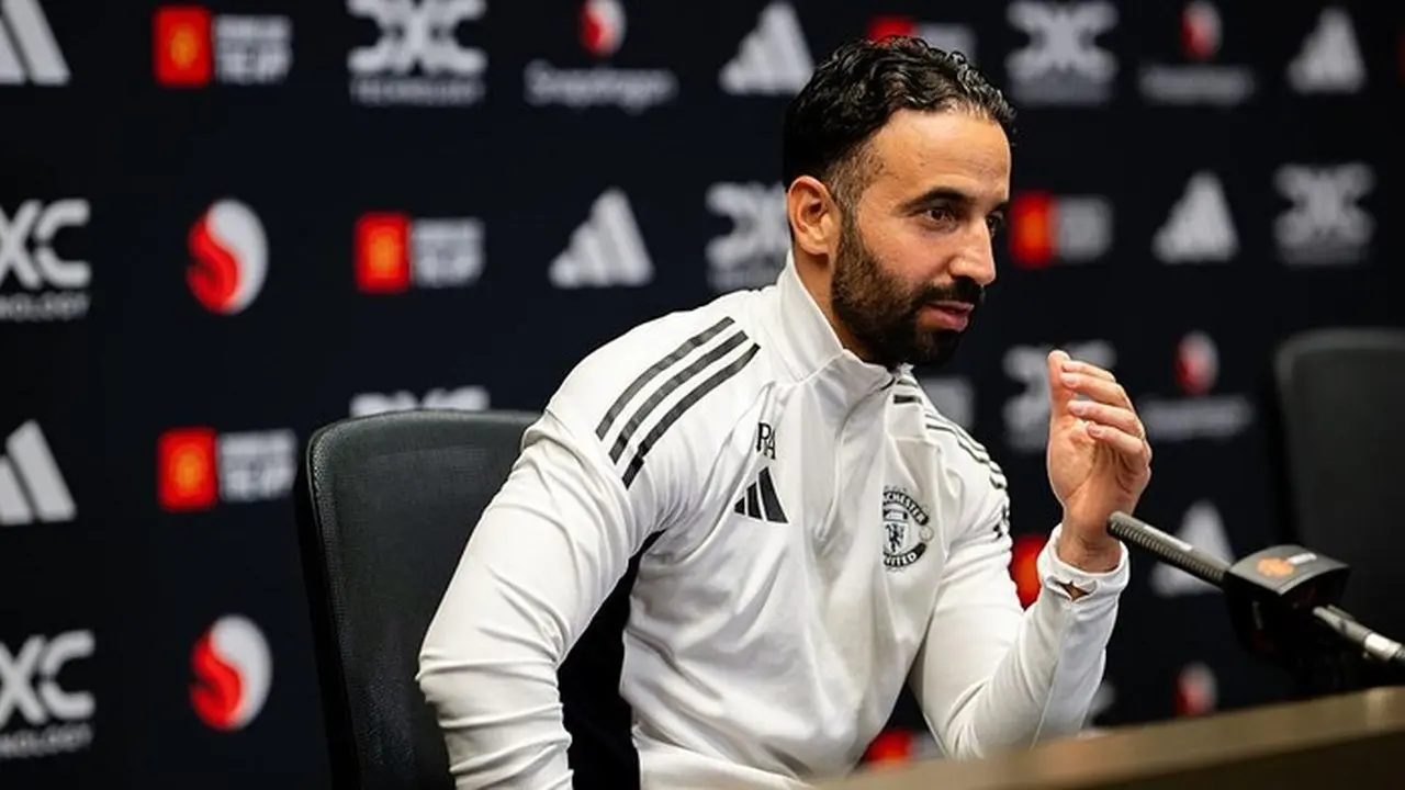 Ruben Amorim Dipecat Mu Usai Beri Komentar Pedas. (foto: Manchester United Via Getty Imag/ash Donelon)