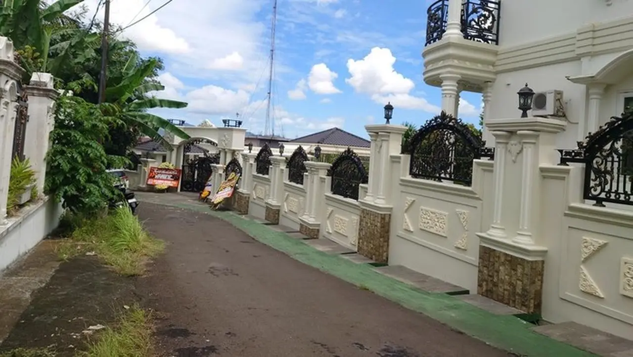 Foto: Rumah Mewah Tkp Bocah 9 Tahun Tewas Bersimbah Darah Di Cilegon (iqbal/detikcom)