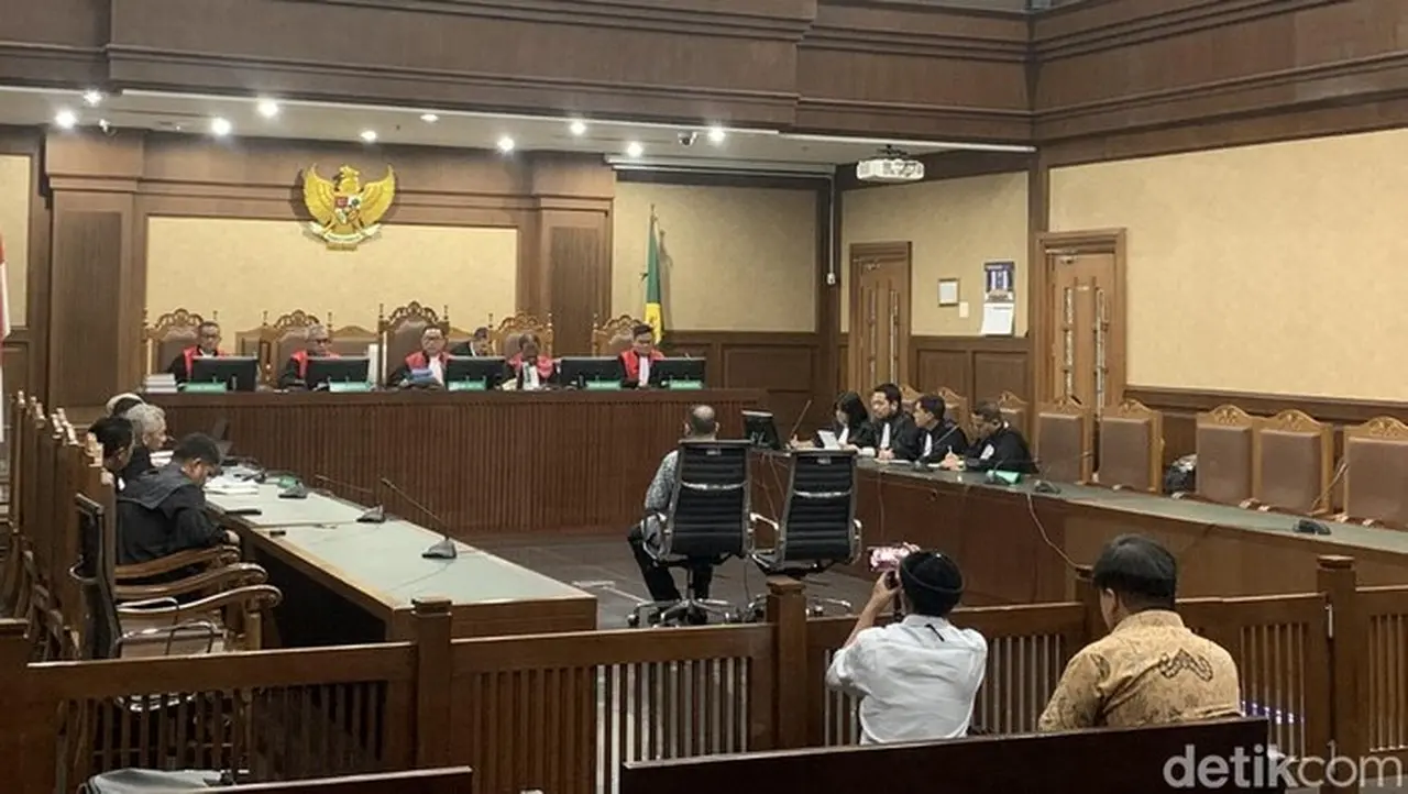 Foto: Majelis Hakim Menolak Nota Keberatan Atau Eksepsi Yang Diajukan Tenaga Konsultan, Terdakwa Ibrahim Arief Alias Ibam. (mulia/detikcom).