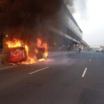 Bus Peziarah Hangus Terbakar di Tol Cikampek Akibat Korsleting Sound System