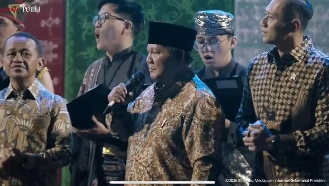 Foto: Prabowo Ikut Bernyanyi Lagu 'sio Mama' Dan 'o Ulate' Di Acara Natal Nasional 2025 (dok. Dok. Youtube Setpres)