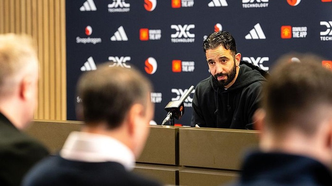 Rio Ferdinand Ungkap Keanehan Ruben Amorim Sebelum Dipecat MU: Ada Aura Dingin