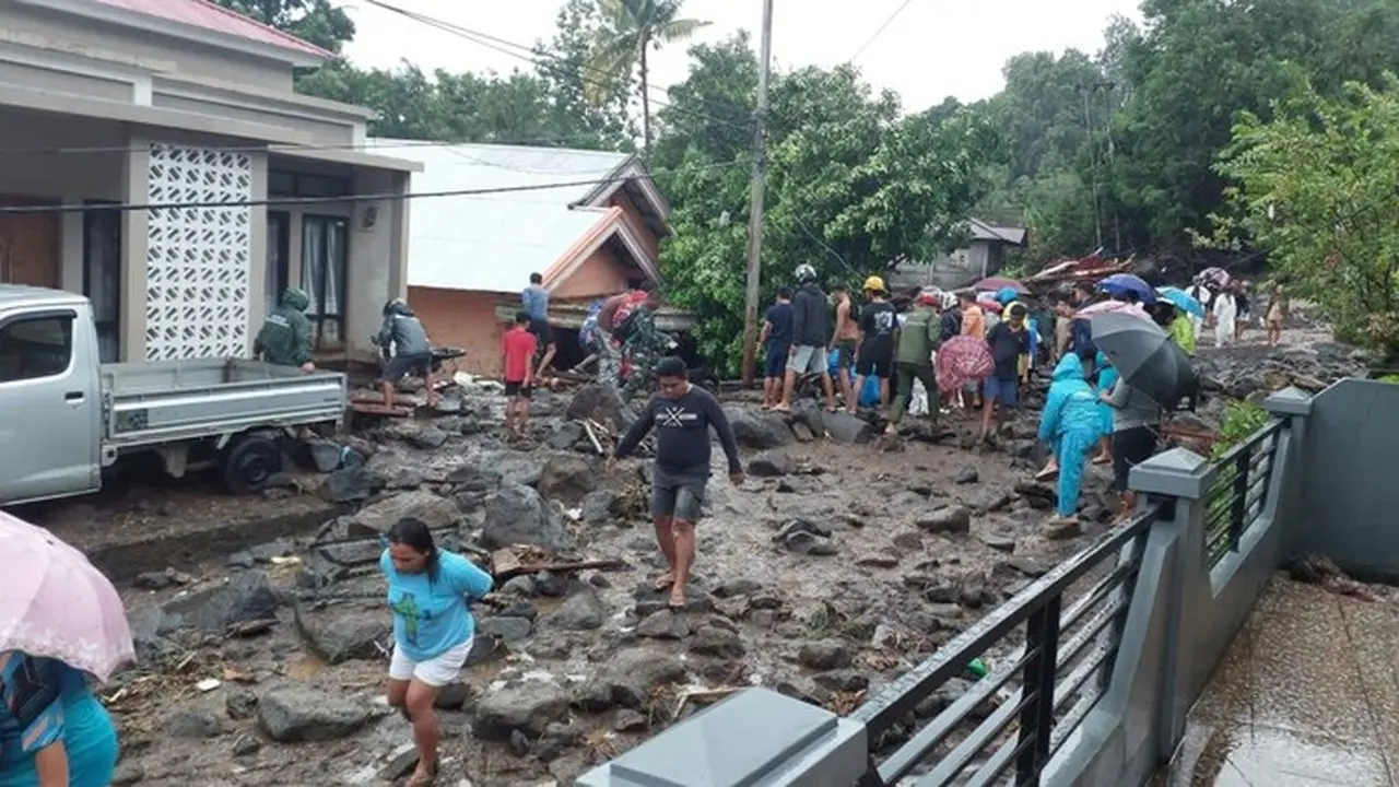 Foto: Bpbd Sitaro Memperbaharui Data Banjir Bandang: 13 Meninggal, 18 Luka Luka, 3 Hilang. (dok. Istimewa)