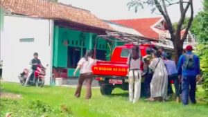 ABG di Tambun Kabur dari Rumah, Orang Tua Panggil Damkar untuk Bantu Proses Sunat