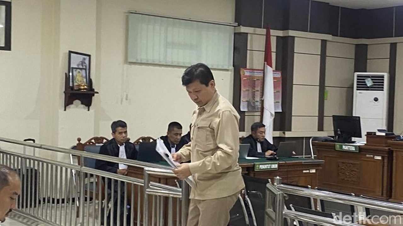 Bos Sritex Keberatan Didakwa Rugikan Negara Rp 1,35 Triliun dalam Sidang Korupsi Kredit Bos Sritex Keberatan Didakwa Rugikan Negara Rp 1,35 Triliun dalam Sidang Korupsi Kredit