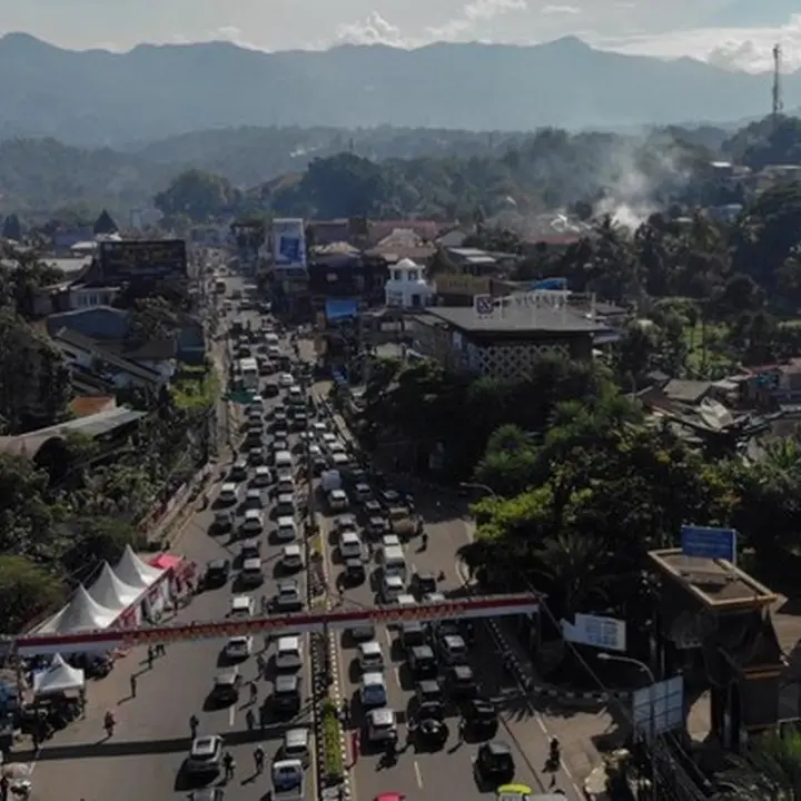 Bupati Bogor Ungkap Rencana Penataan Jalur Puncak Atasi Penyempitan Jalan Mulai 2026