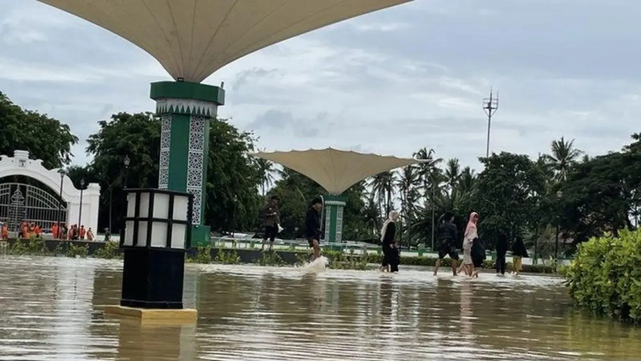 Banjir Di Kawasan Banten Lama (antara/desi Purnama Sari)