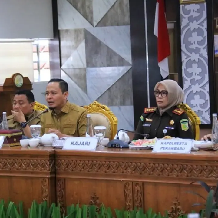 Forkopimda Pekanbaru Sepakat Tertibkan Kabel Fiber Optik yang Membahayakan Warga