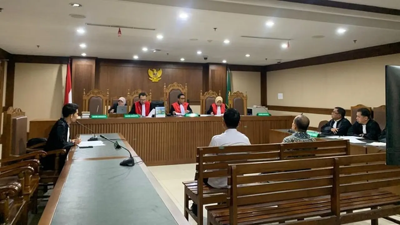 Foto: 2 Terdakwa Kasus Proyek Fiktif (mulia/detikcom)