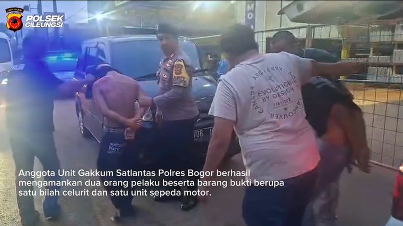 PHL Polres Bogor Dibegal di Cileungsi, Dua Pelaku Berhasil Diringkus Setelah Tabrak Tiang Listrik PHL Polres Bogor Dibegal di Cileungsi, Dua Pelaku Berhasil Diringkus Setelah Tabrak Tiang Listrik