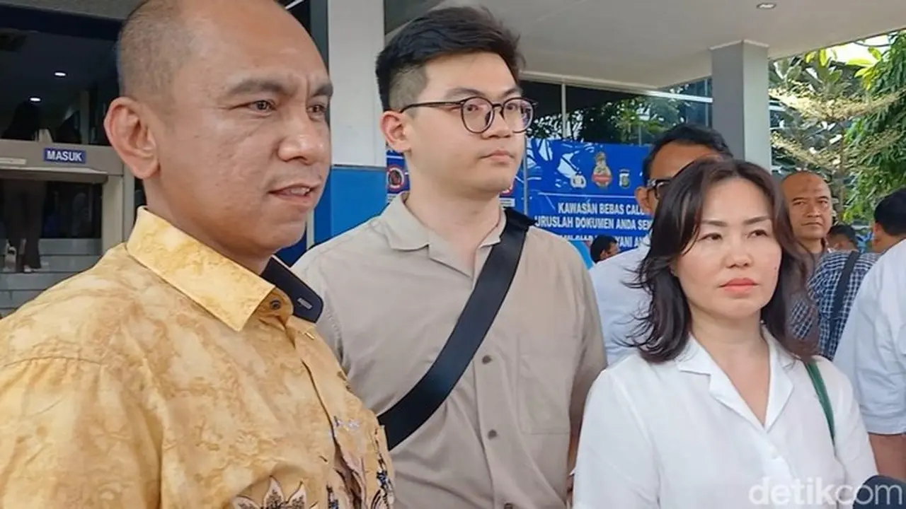 Pelapor Suami Boiyen Saat Ditemui Di Polda Metro Jaya. Foto: Febri/detikhot