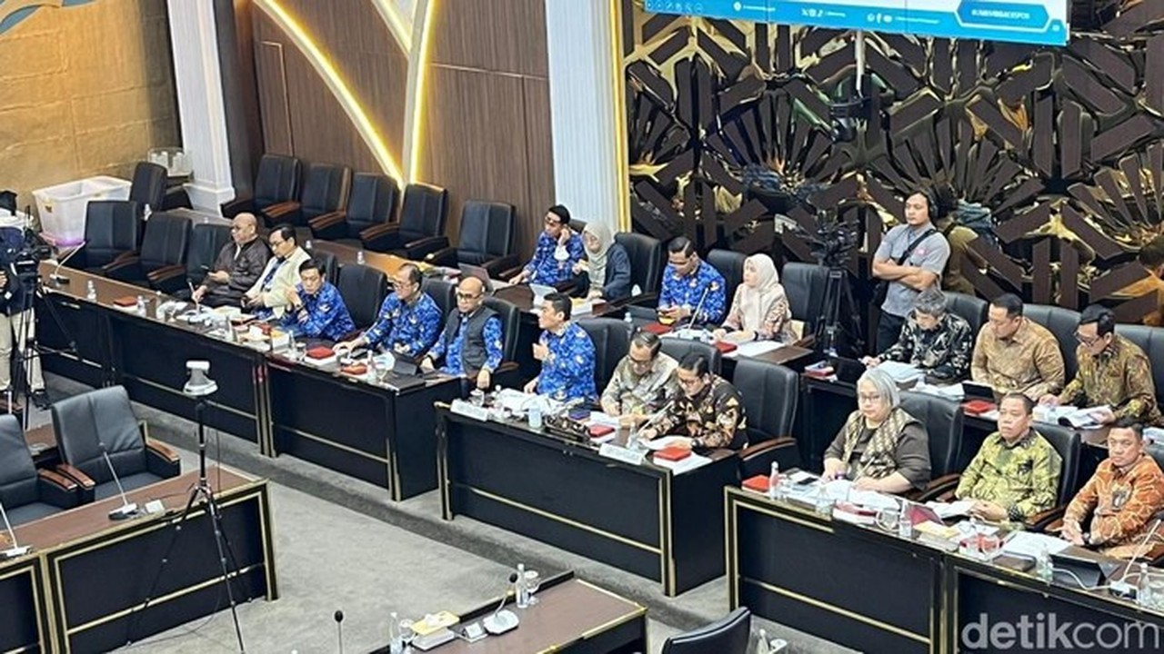 Baleg DPR dan Pemerintah Bahas RUU Komoditas Strategis di Tengah Keterbatasan Anggota